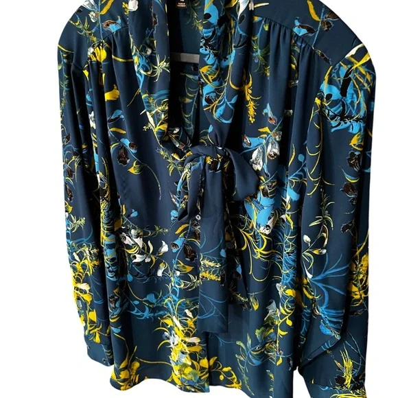 Worthington Blue and Yellow Floral Wrap Top - Picture 7 of 10